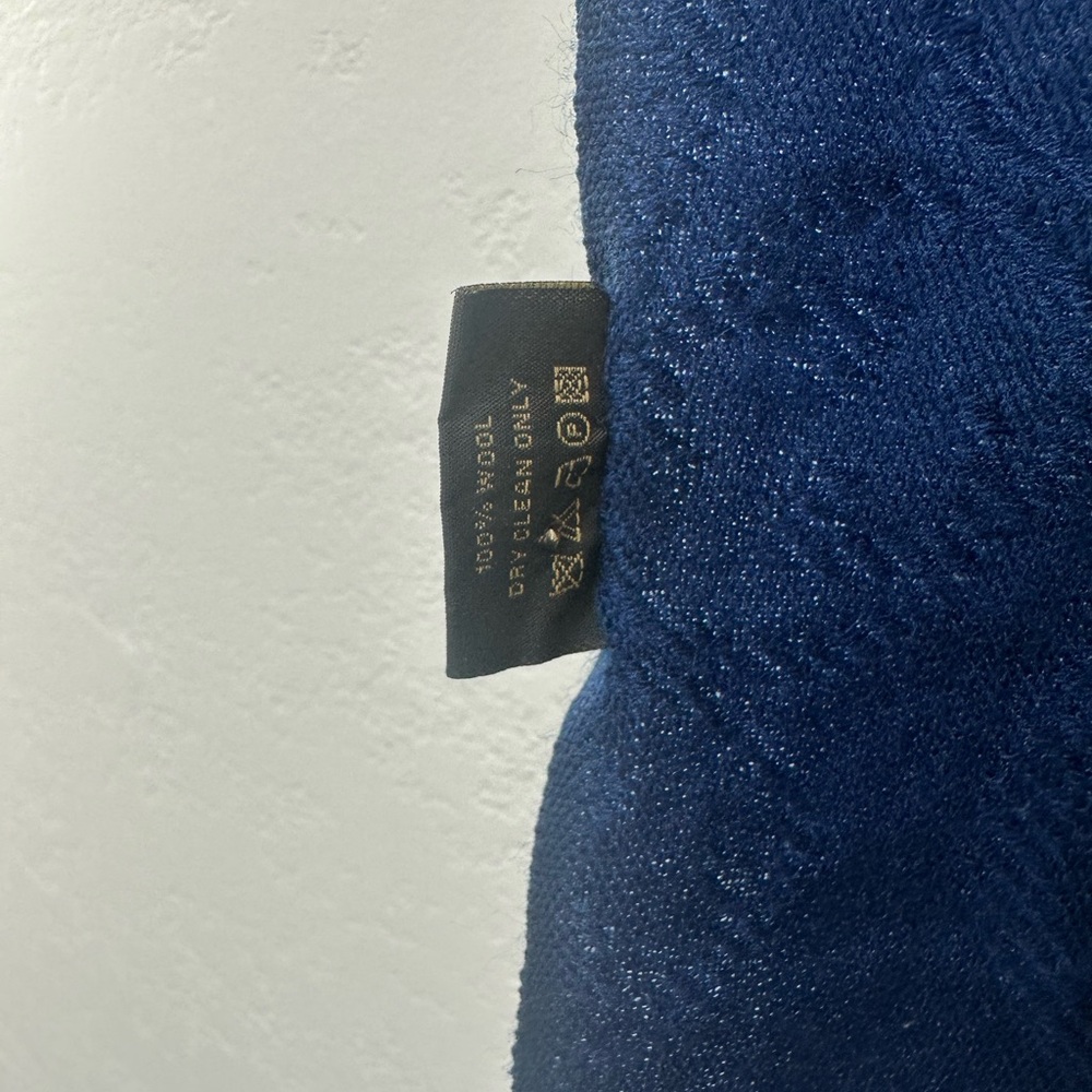 Vintage Gucci 100% Wool Blue Monogrammed Logo Scarf with Fringe - Picture 4 of 5